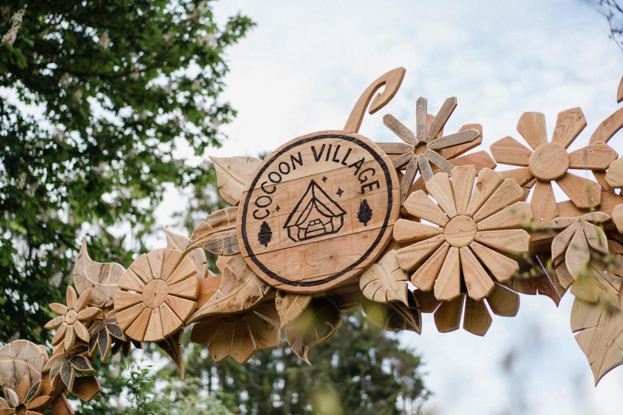 Cocoon Village - Glamping - Domaine Des Grottes De Han Rochefort Exteriér fotografie